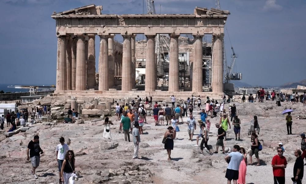 Τον γύρο του κόσμου κάνει το άνοιγμα της τουριστικής σεζόν στην Ελλάδα
